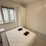 10 Minutes' Walk From The Railway Station * アラッシオ