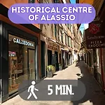 10 Minutes' Walk From The Railway Station アパート アラッシオ