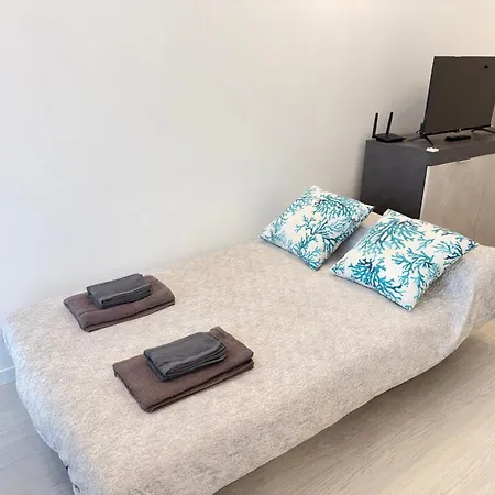 Apartment 10 Minutes' Walk From The Railway Station