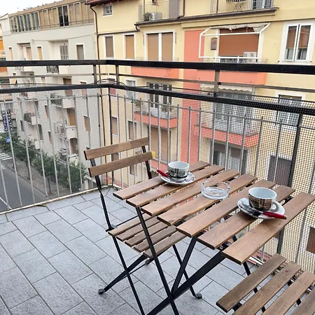 10 Minutes' Walk From The Railway Station