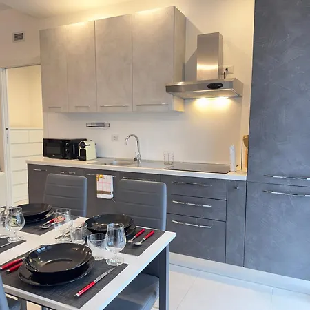 Apartment 10 Minutes' Walk From The Railway Station Alassio