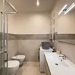Apartment 10 Minutes' Walk From The Railway Station *
