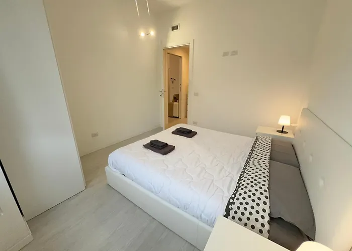 10 Minutes' Walk From The Railway Station * 阿拉西奥